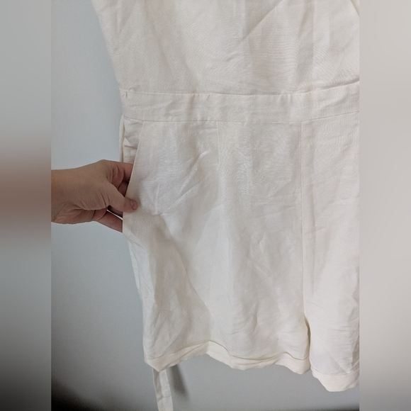 Banana Republic linen/ cCotton blend shorts romper- Size 12 - Picture 3 of 9